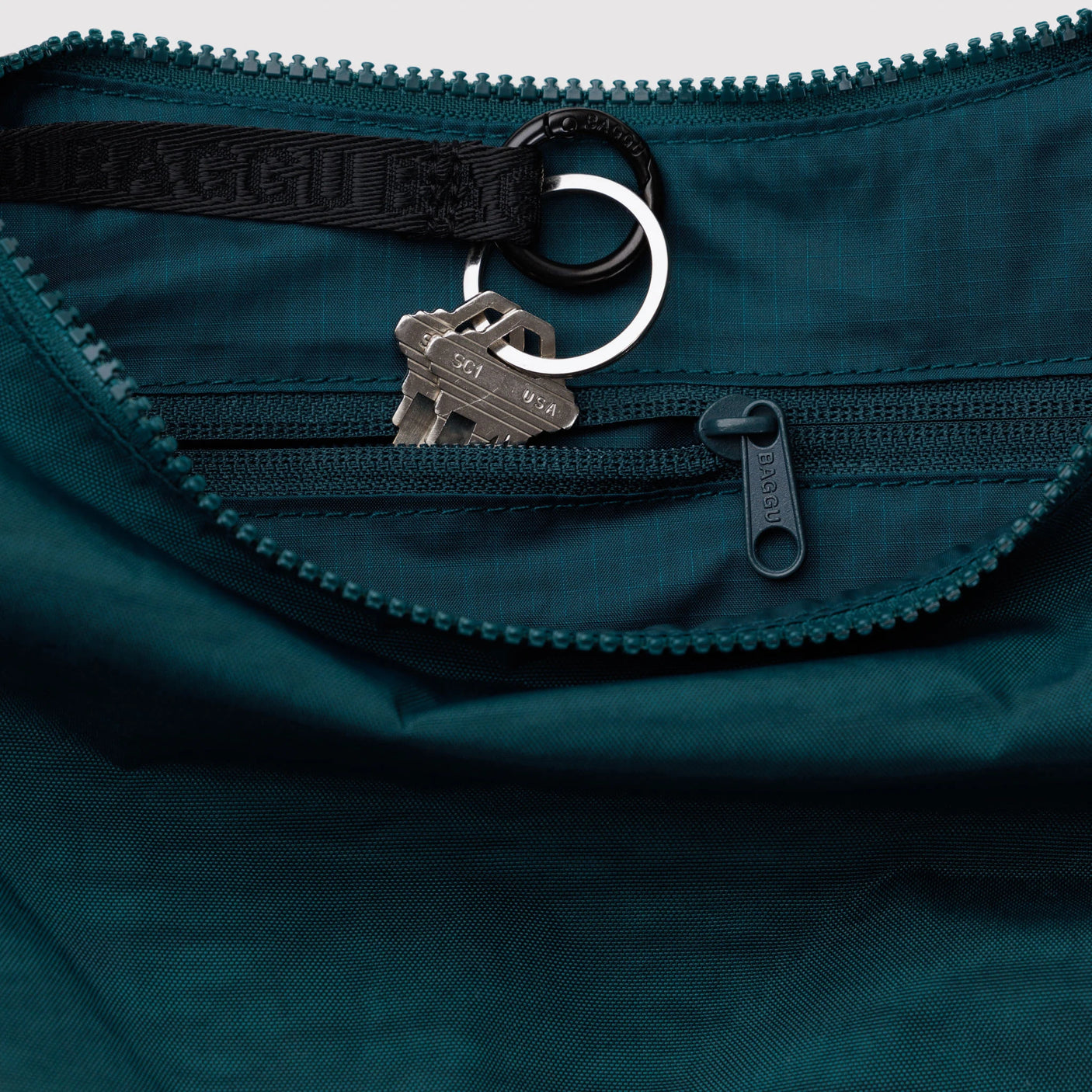 Baggu Medium Nylon Crescent Bag - Deep Sea