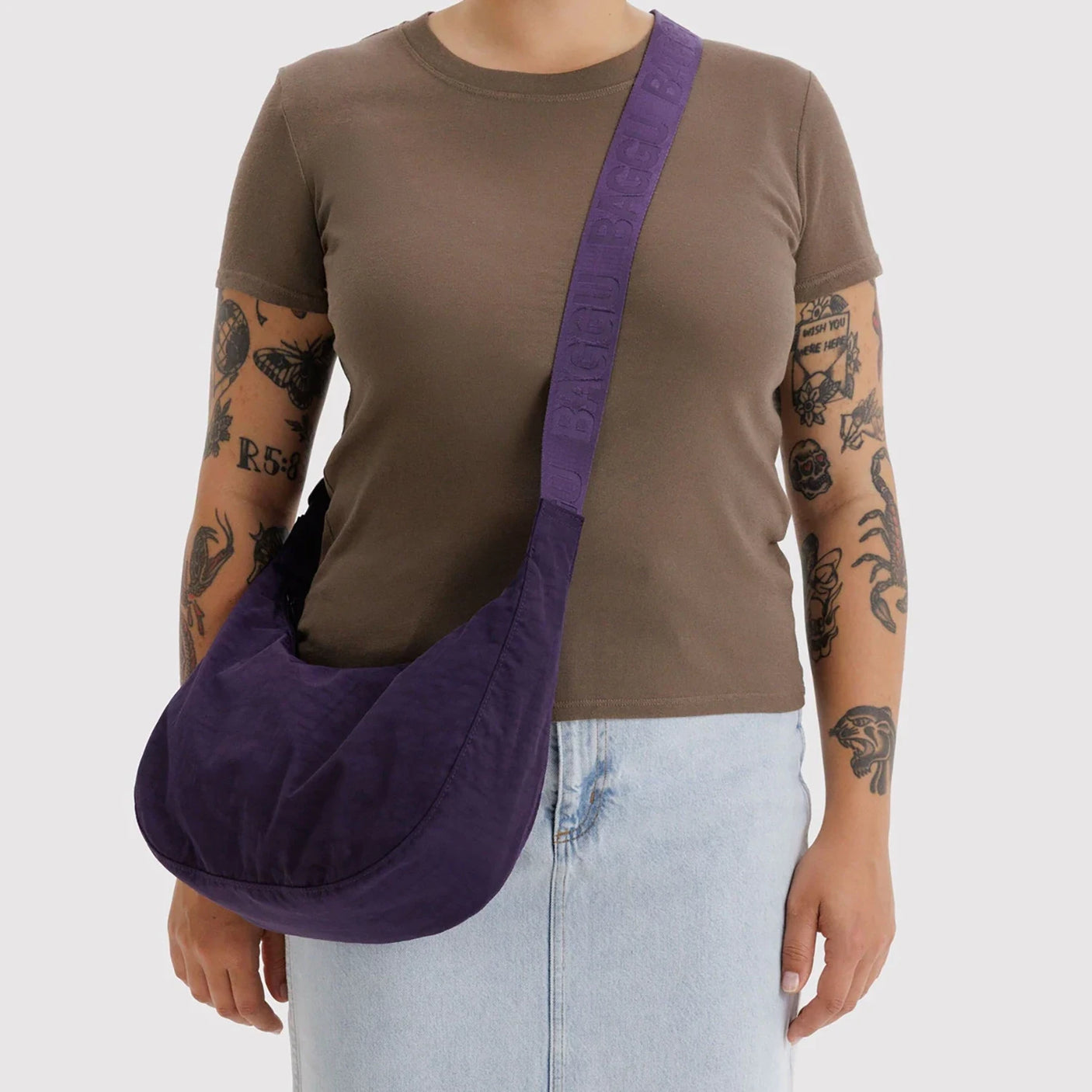 Baggu Medium Nylon Crescent Bag - Fig