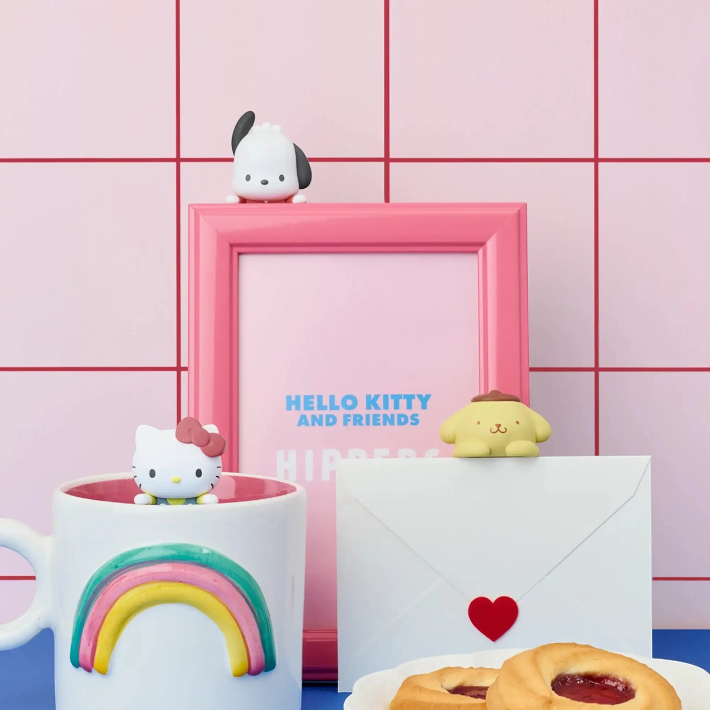 Hello Kitty Hippers mini figures on mugs and calculator, includes rainbow cup