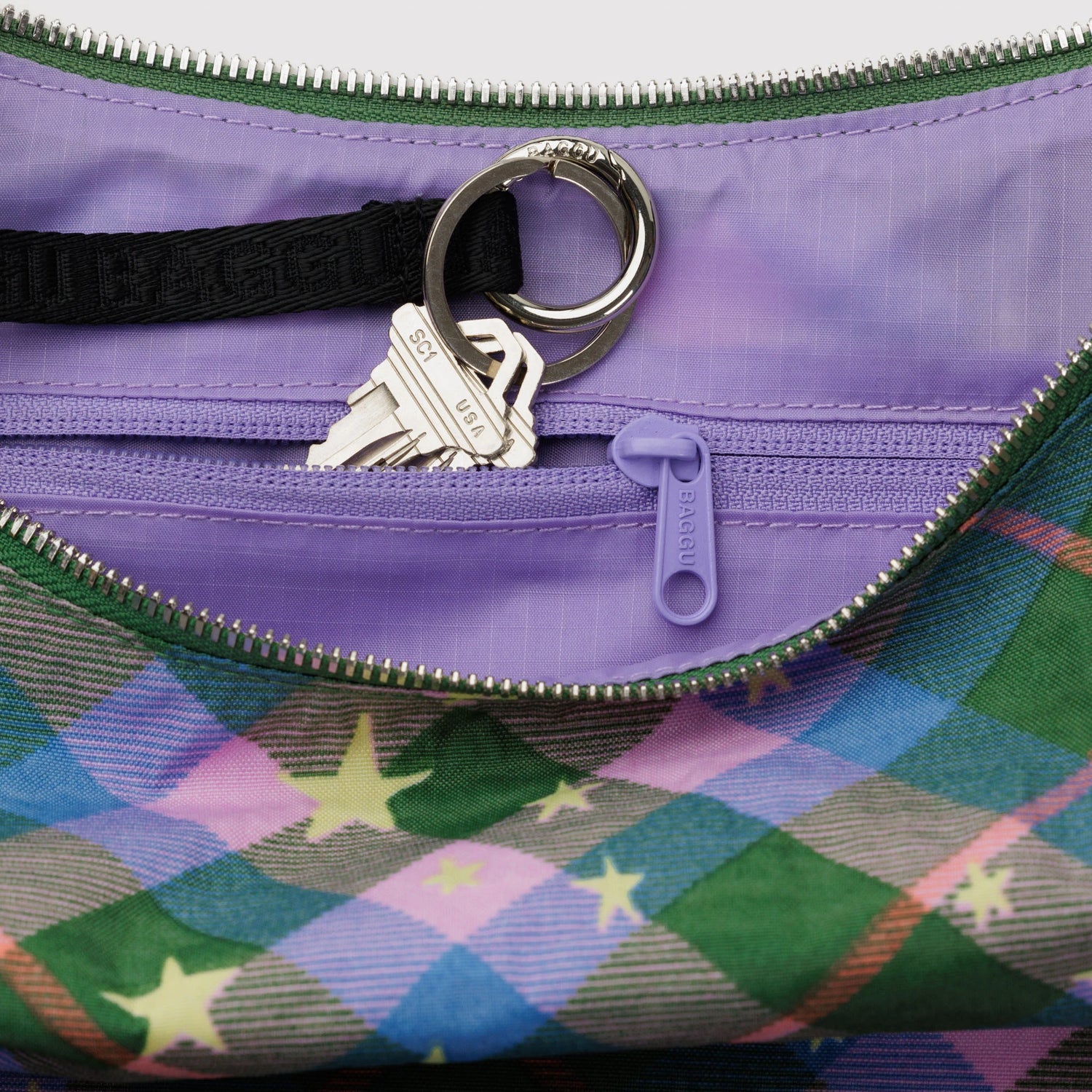 Baggu Medium Nylon Crescent Bag - Green Star Plaid
