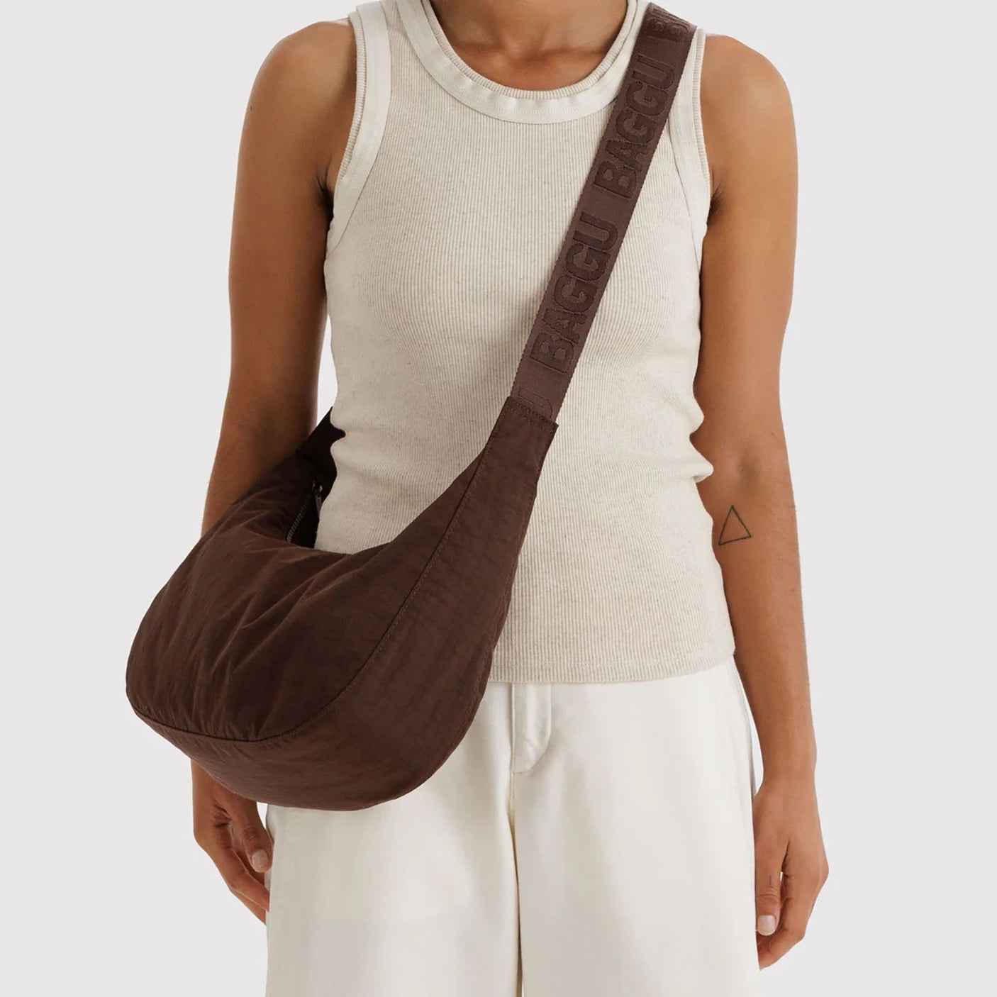 Baggu Medium Nylon Crescent Bag - Coffee