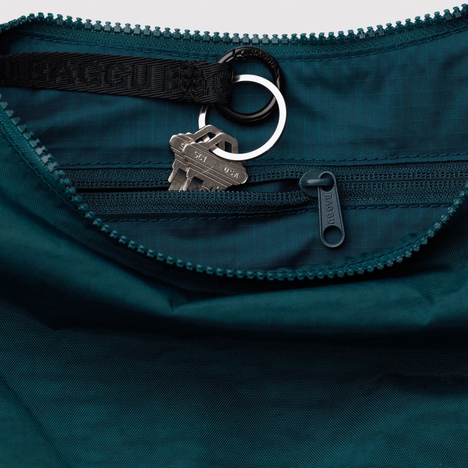 Baggu Medium Nylon Crescent Bag - Deep Sea