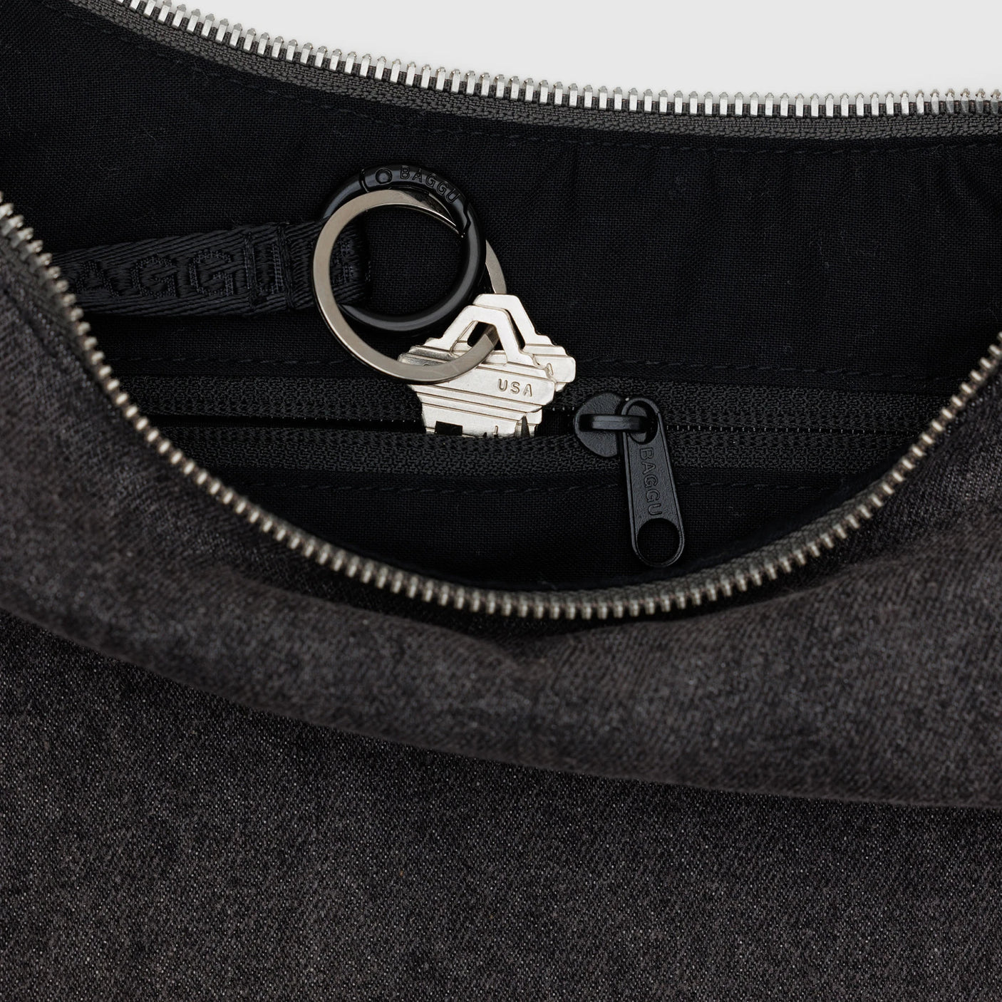Baggu Medium Crescent Bag - Washed Denim