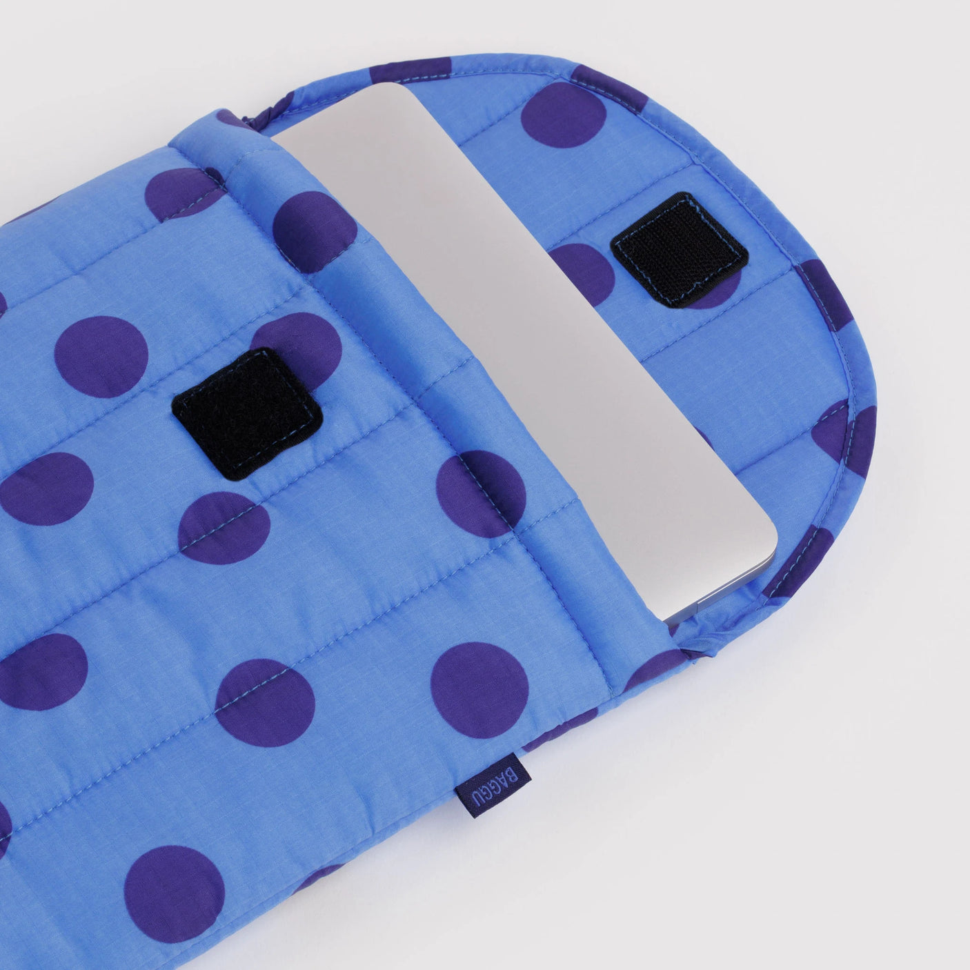 Baggu Puffy Laptop Case 13-14" - Blue Polka Dot