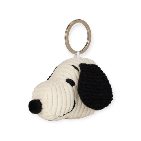 Snoopy Head Keychain 4.5cm - Corduroy Cream features a plush dog head with black floppy ears and a metal ring, perfect for fans of Snoopy adventures.