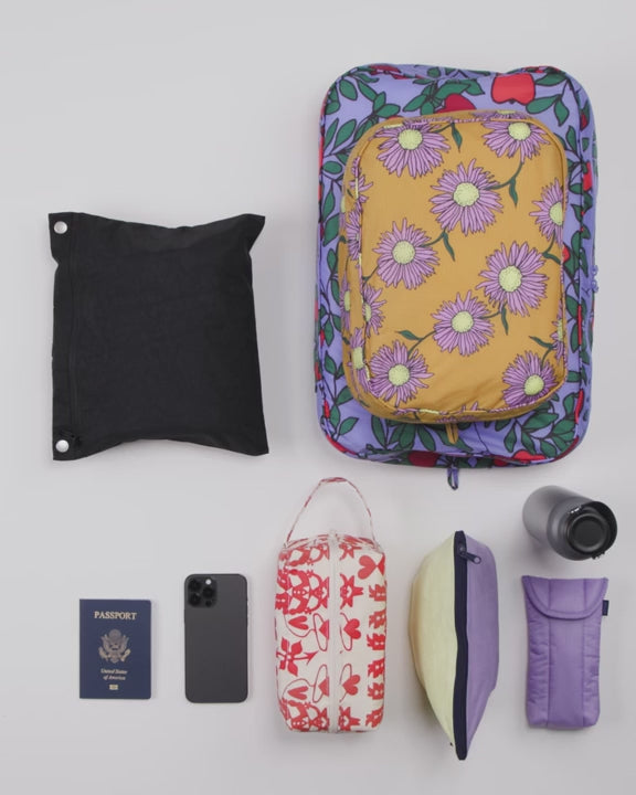 新品未使用　バグー　BAGGU Small Carry-On BAGGU Small Cloud Carry-On Bag | Urban Outfitters