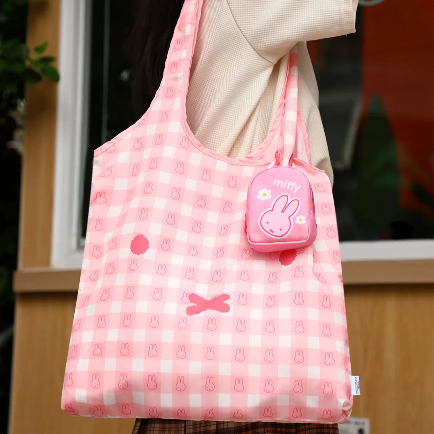 VIPO x Miffy 2-in-1 Tote Bag & Keychain Blind Box